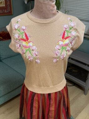 Anthropologie Pink Embroidered Floral & Bird pearl Crewneck Sleeveless Sweater M